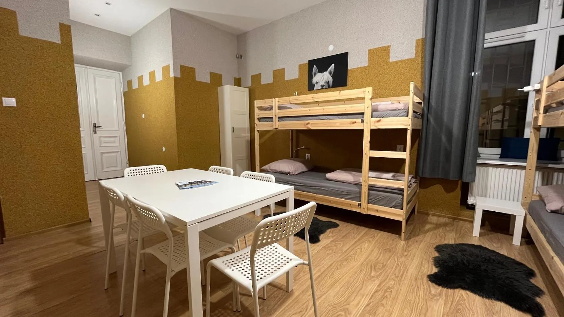 קרקוב Girls Hostel